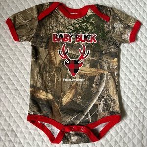 EUC Realtree Infant BABY BUCK Camouflage One Piece Size 18 M months Short Sleeve